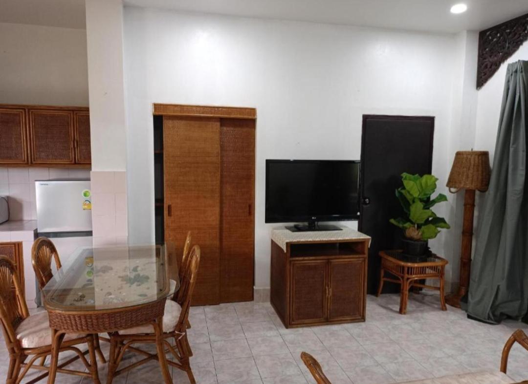 Patong Sunbeach Mansion Phòng bức ảnh
