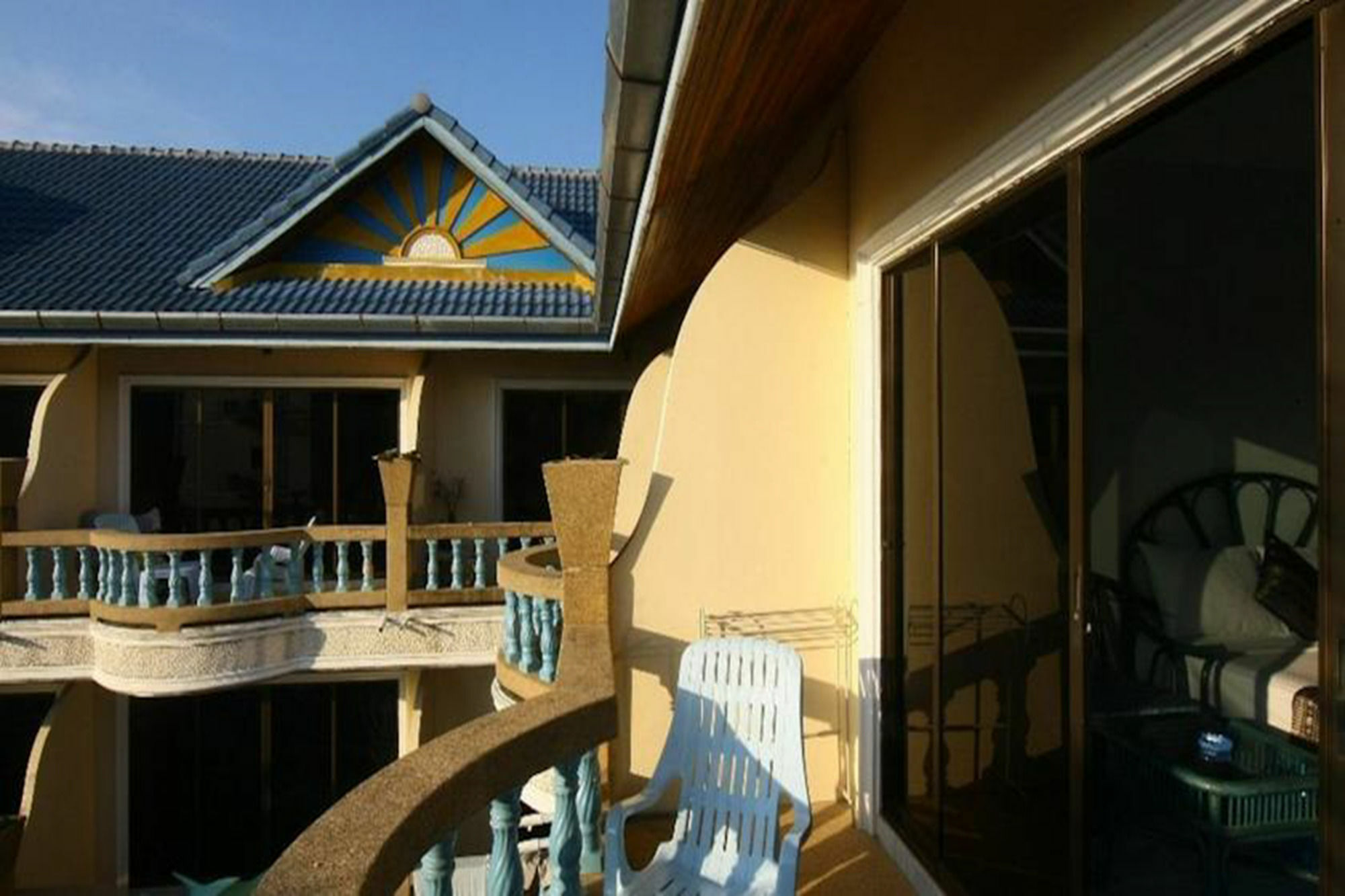 Patong Sunbeach Mansion Ngoại thất bức ảnh